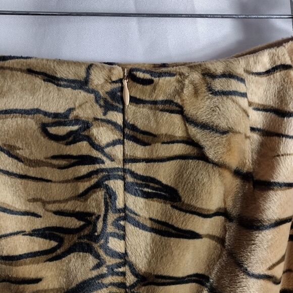 Apostrophe faux fur skirt - Picture 4 of 8